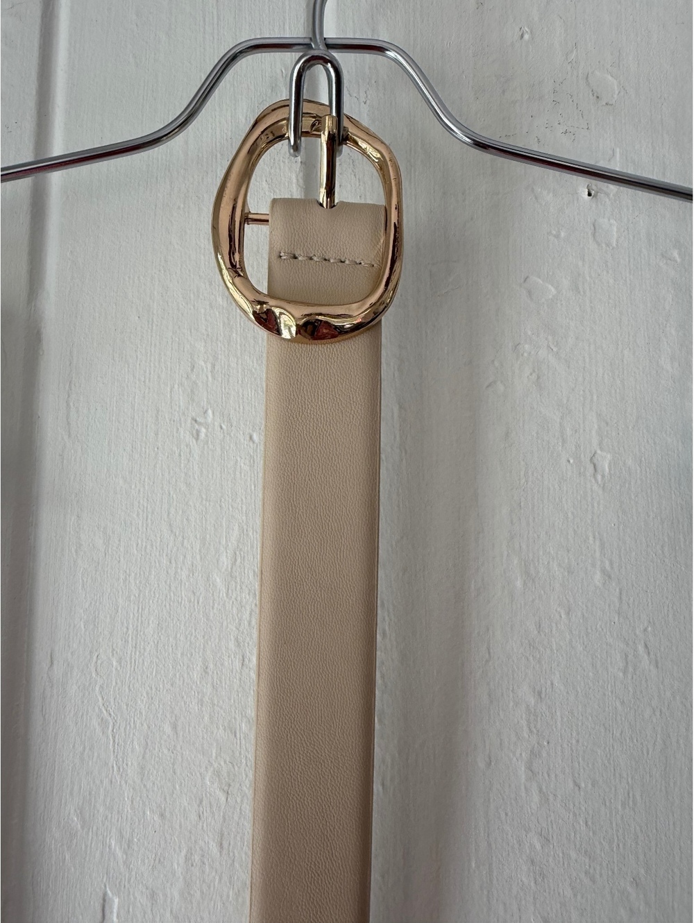 Beige Faux Leather Beige Belt with Gold Oval kBuckle, Size medium